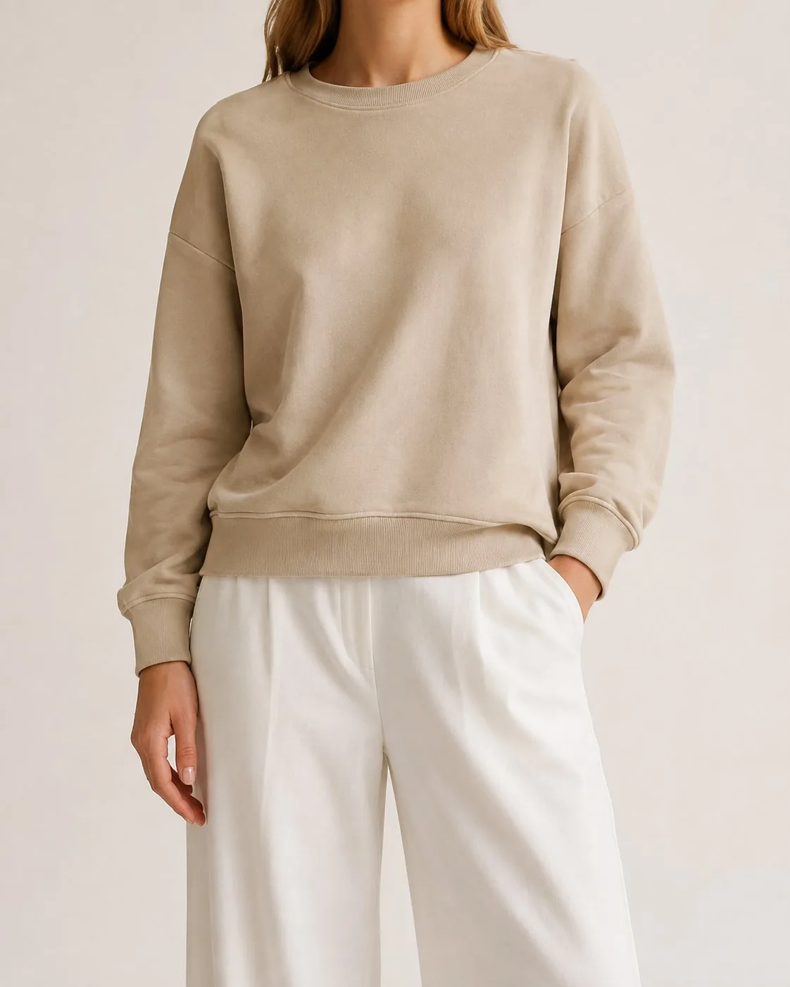 Sudadera beige de algodón orgánico de corte relajado